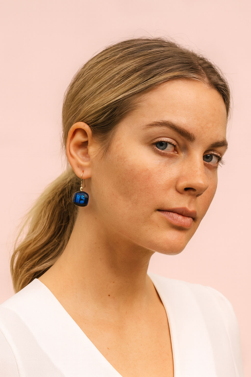 arnstadt-kristall-glasschmuck-ohrhaenger-blau-02